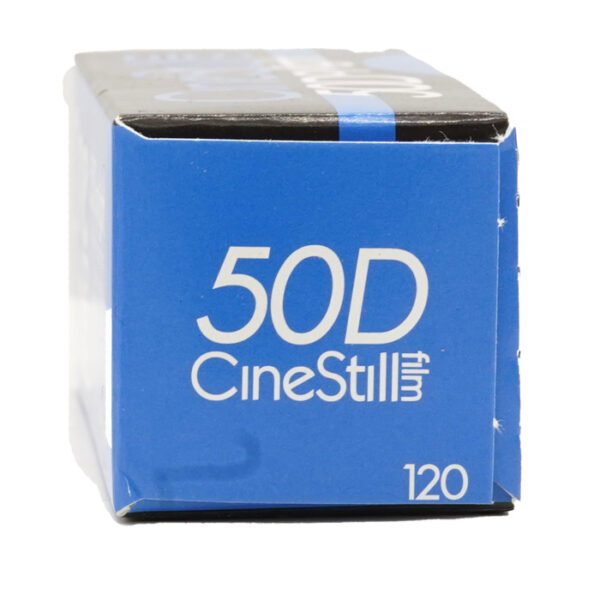 Cinestill Xpro 50 Daylight C-41 120 - Afbeelding 3