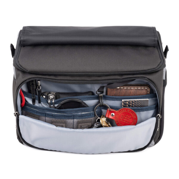 Think Tank Mirrorless Mover 30 Marine Blue