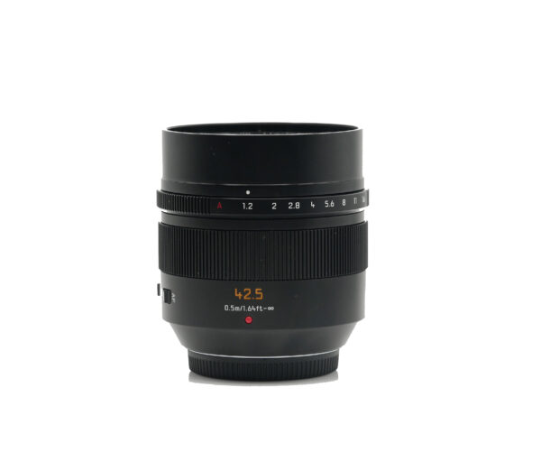 Panasonic 42.5mm f1.2 Leica DG Nocticron Asph Power OIS Zwar