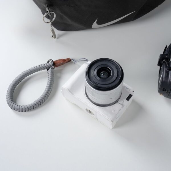 SmallRig 5431 Leather Half Case Kit For Canon EOS R50 V W...