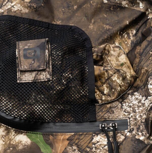 Think Tank Hydrophobia DM 300-600 V3 Realtree Apx