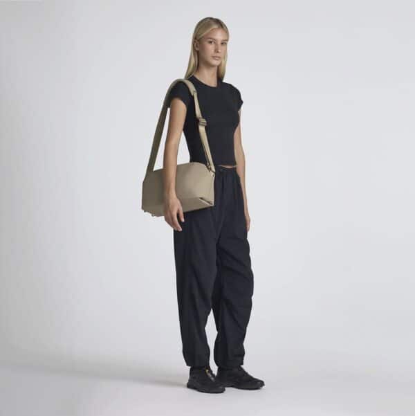 Urth Dolomite Camera Sling 8l (Beige)