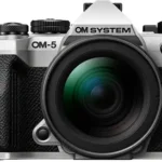 OM SYSTEM OM-5 Mark II Zilver + 12-45mm f/4.0 PRO Zwart