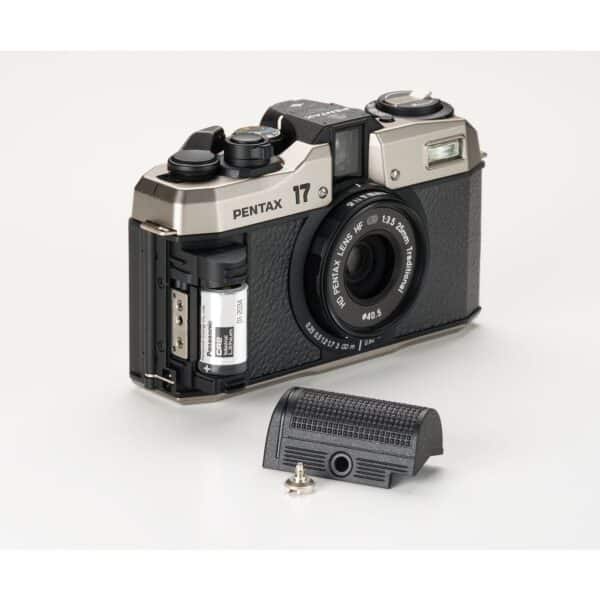 Pentax 17 Dark Silver Half kleinbeeld camera