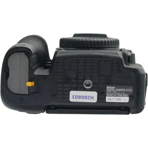 Nikon D7500
