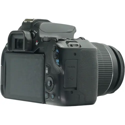 Canon Eos 250D incl. EF-S 18-55mm III