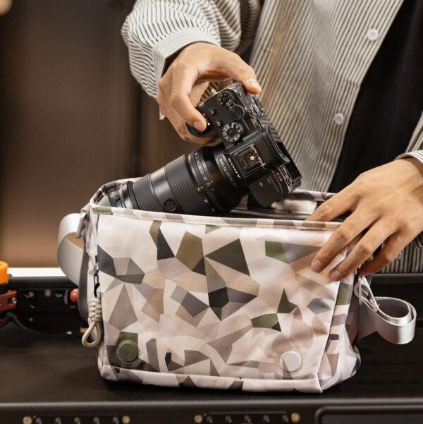 SmallRig 6045 Creative Design Sling Bag w/ Snow Leopard P...