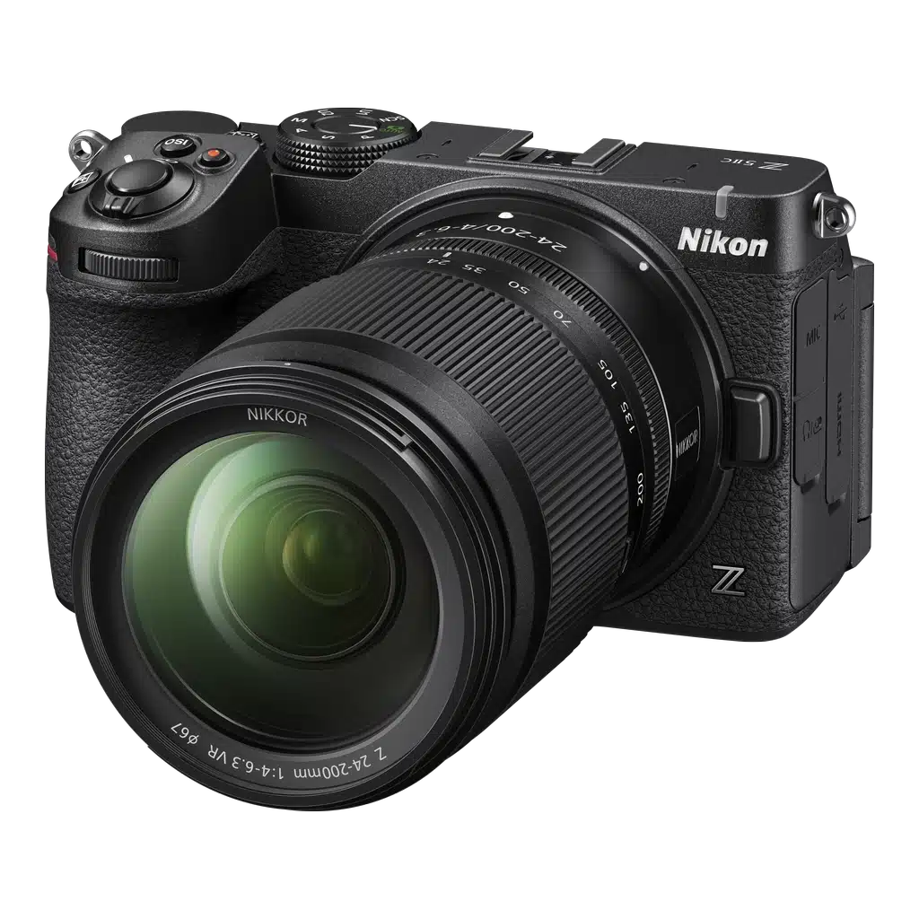 Nikon Z5IIC + 24-200mm f/4.5-6.3 VR Zwart